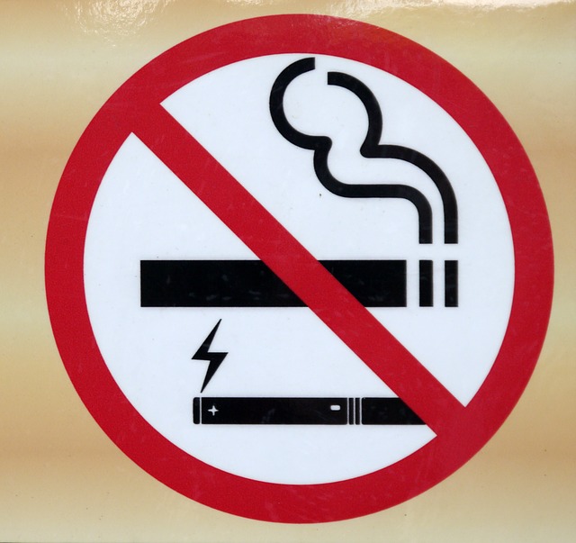 Un panneau d'interdiction de fumer