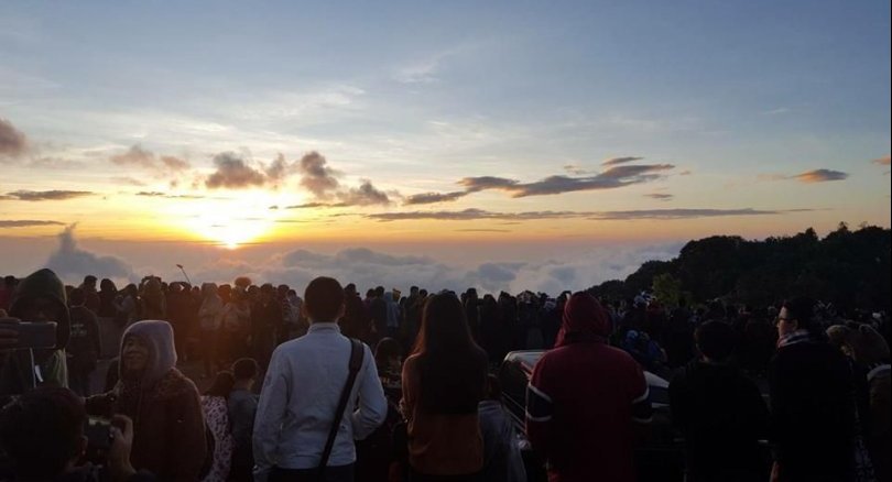 De nombreux visiteurs ont profité de la baisse des températures afin de visiter la montagne Doi Inthanon