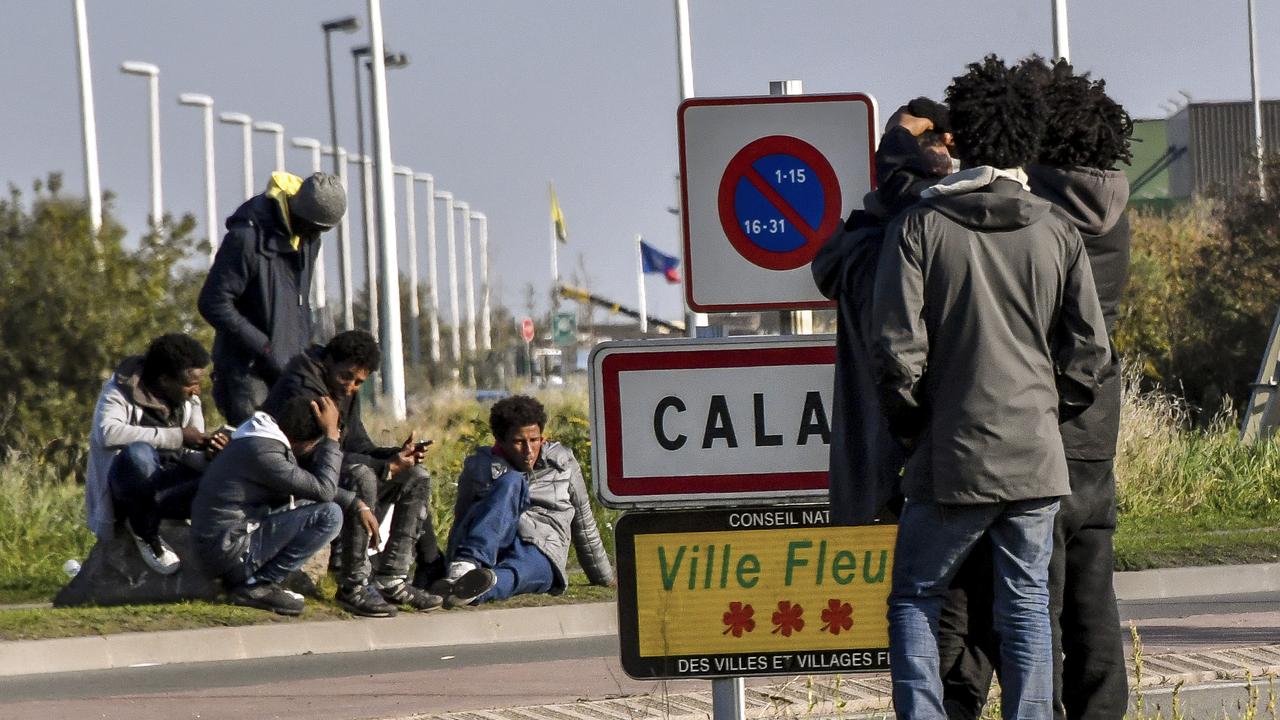 À Calais, plusieurs migrants ont été blessés lors d'une violente rixe entre afghans et érythréens