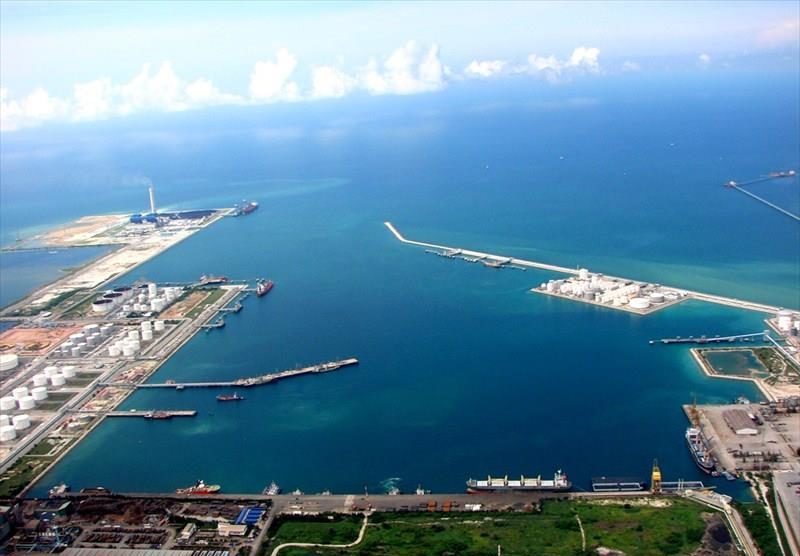 Le port de Map Ta Phut, Rayong, devrait être agrandi de 160 hectares d'ici quelques années