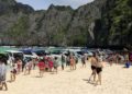 Non, les bateaux et touristes ne seront pas interdits à Maya Bay