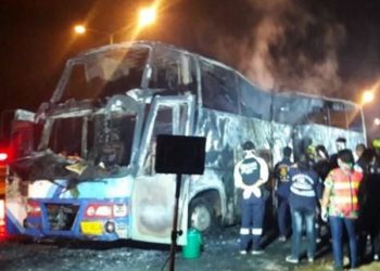 Tak : 21 victimes dans l'incendie d'un autocar