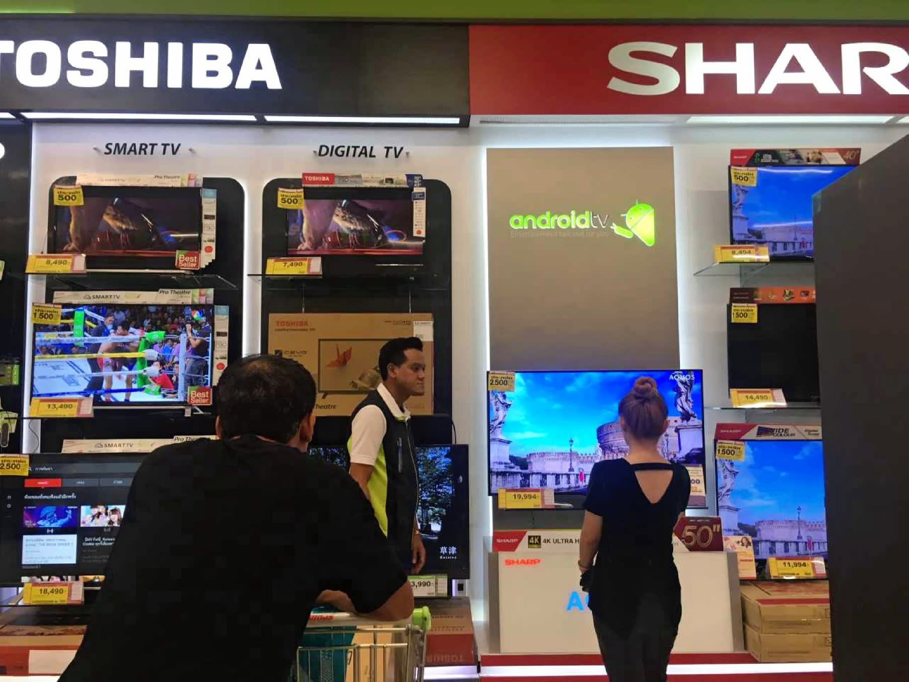 Les magasins de produits électroniques thaïlandais s'attendent à une ruée d'achats de téléviseurs quelques jours avant le 14 juin, date du début de la Coupe du Monde en Russie