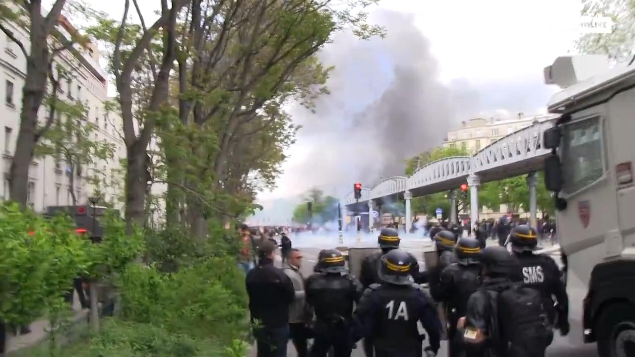 200 interpellations ont eu lieu et un policier a été blessé après des incidents survenus lors du défilé du 1er mai à Paris