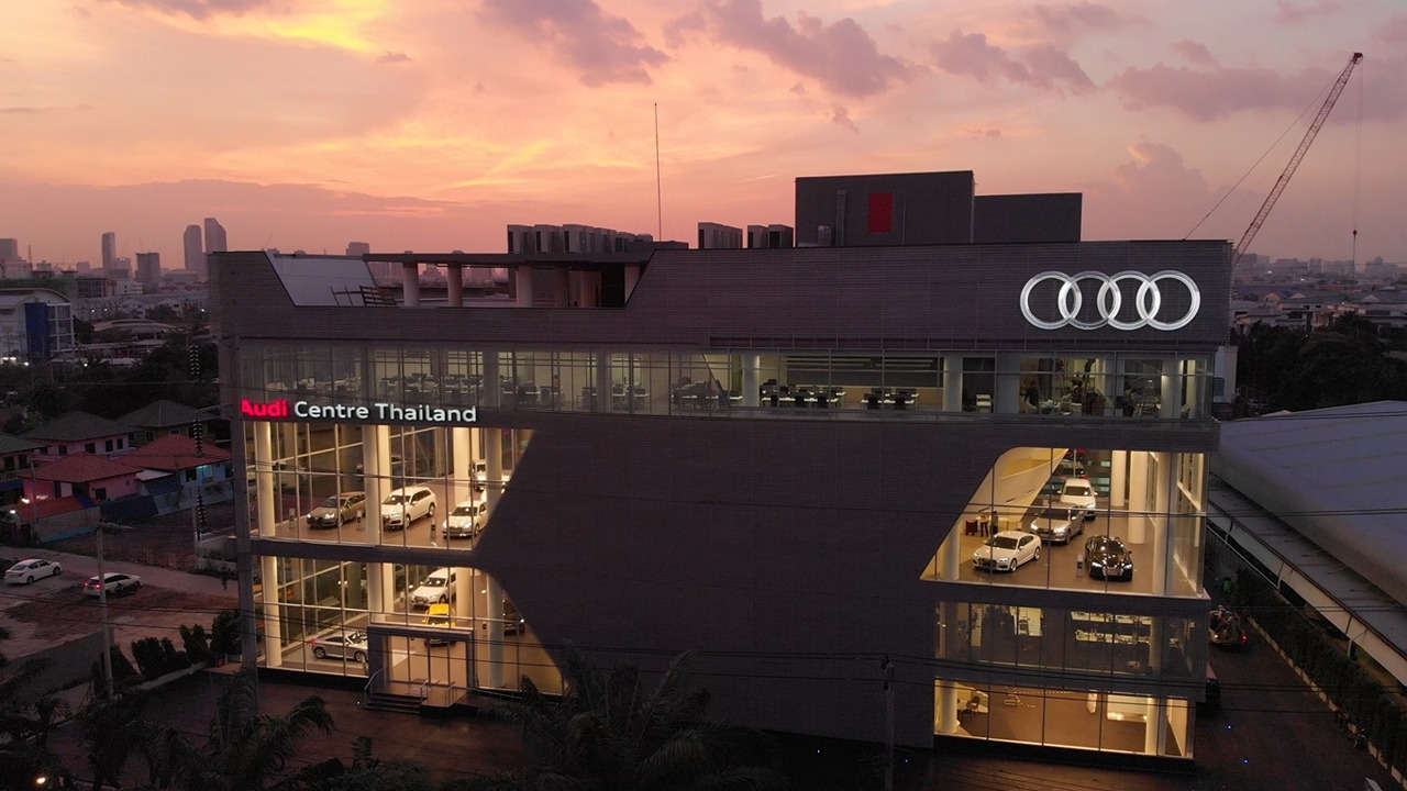 L'Audi Centre Bangkok, un investissement d'un milliard de bahts, a ouvert ses portes mardi
