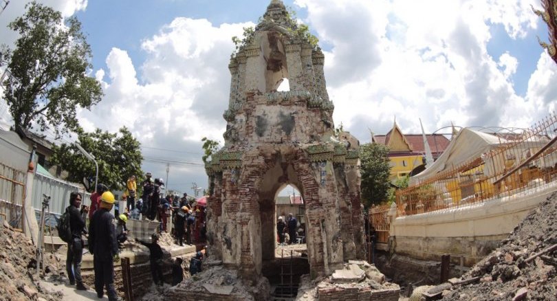 Onze ouvriers ont été blessés alors qu'ils travaillaient à la restauration d'une ancienne pagode à Bangkok