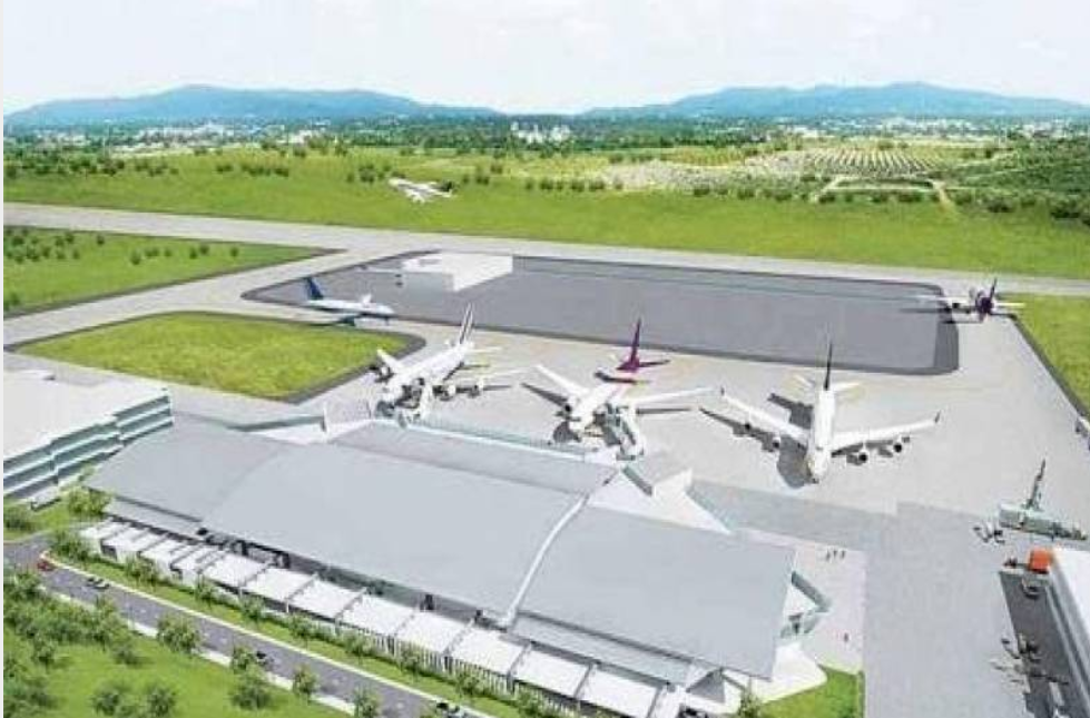 Des investisseurs français ont visité la province de Chonburi en vue de la construction d'un centre de maintenance aéronautique