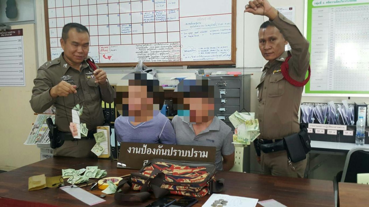Deux ressortissants chinois ont été arrêtés pour avoir volé de l'argent dans un temple de Bangkok