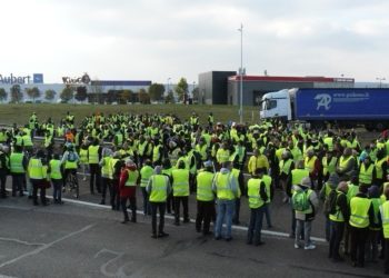Gilets jaunes : quatrième jour de mobilisation à travers la France