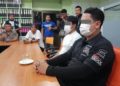 Pattaya : 2 arrestations après une arnaque pour des mégots jetés dans la rue