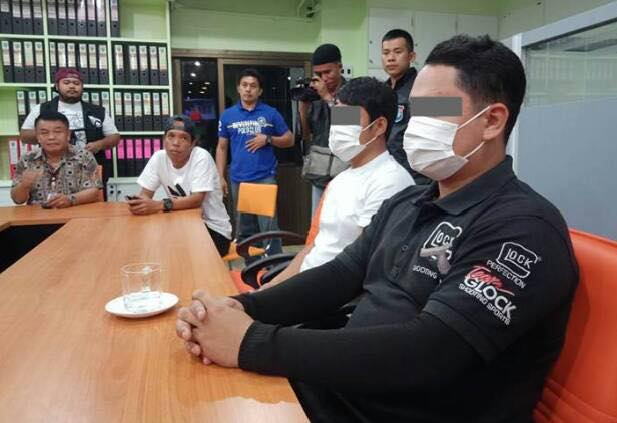 Deux hommes ont été arrêtés à Pattaya, après avoir arnaqué deux touristes chinois pour des mégots jetés au sol