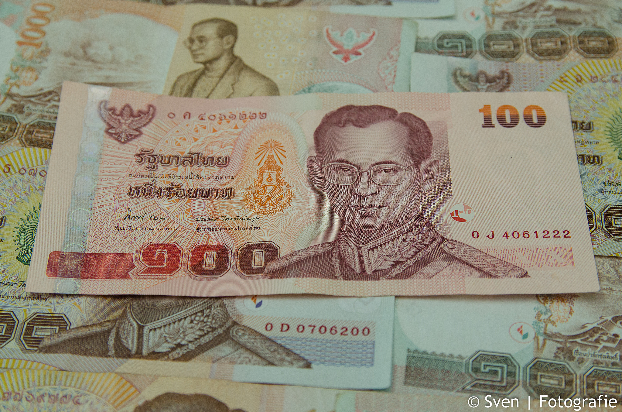 Pièce De Monnaie Du Baht 10 Thaïlandais Photo stock Image du fermer, espèces 37541372