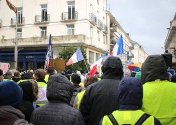La majorité des Français soutient toujours les gilets jaunes