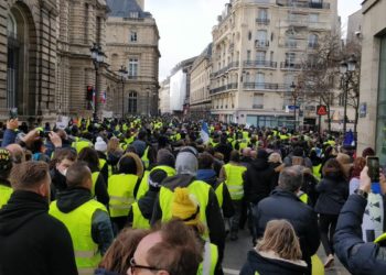 Gilets jaunes : un "Acte XIII" sous tension à travers la France
