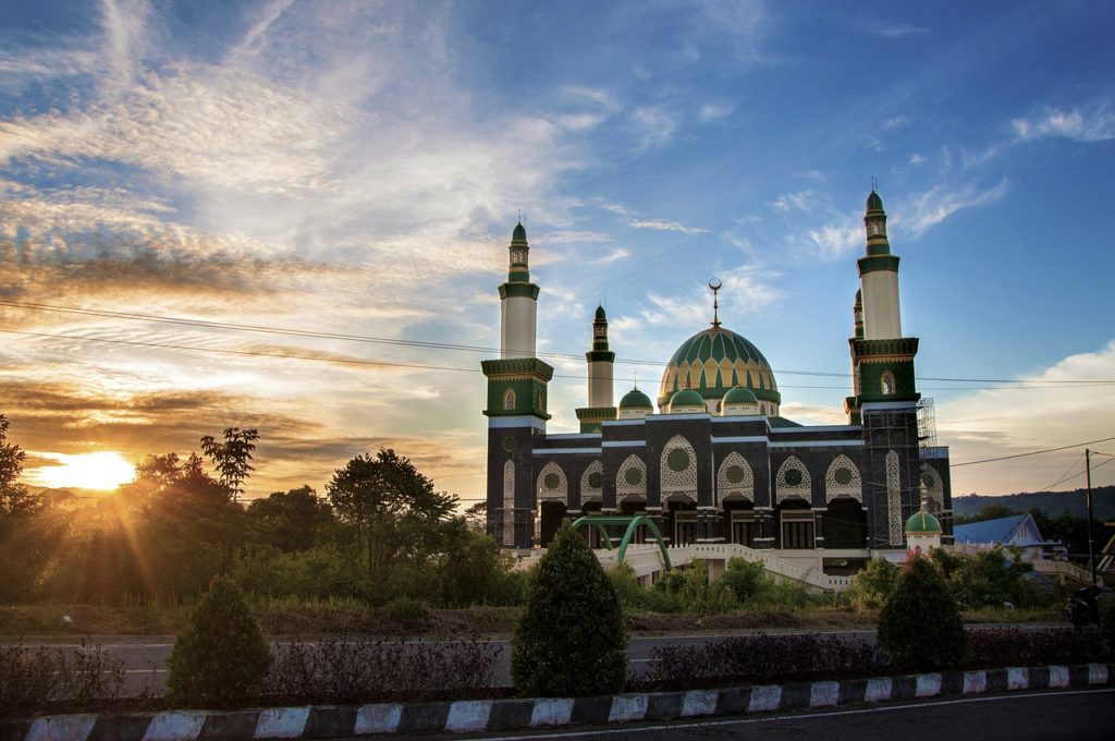 Indonésie : les jeunes délaissent les mosquées au profit des sermons en ligne