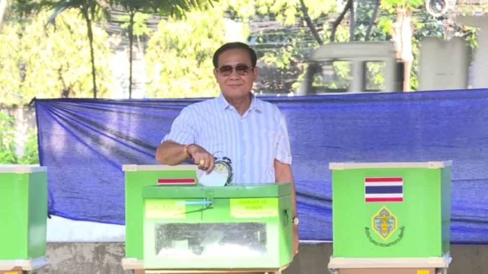Élections en Thaïlande : le parti pro-junte réussit son pari, les démocrates grands perdants