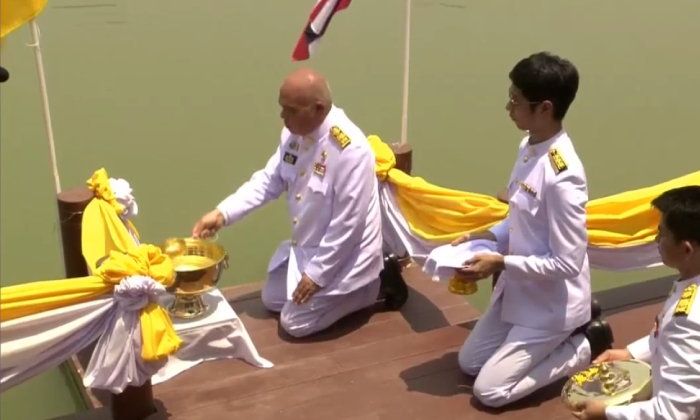 La Thaïlande collecte des eaux sacrées pour le couronnement du Roi