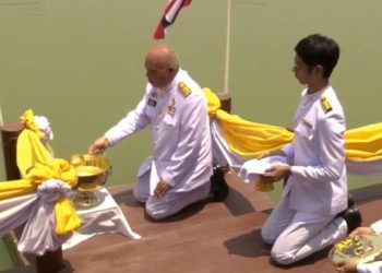 La Thaïlande collecte des eaux sacrées pour le couronnement du Roi