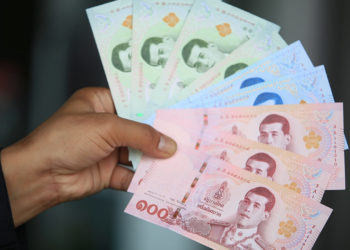 Le baht thaïlandais atteint son plus bas niveau depuis janvier face au dollar