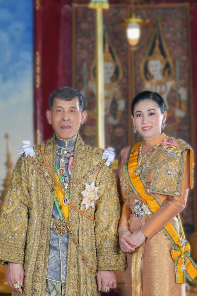 Le Palais Royal de Thaïlande publie les photos officielles du Roi et de la Reine