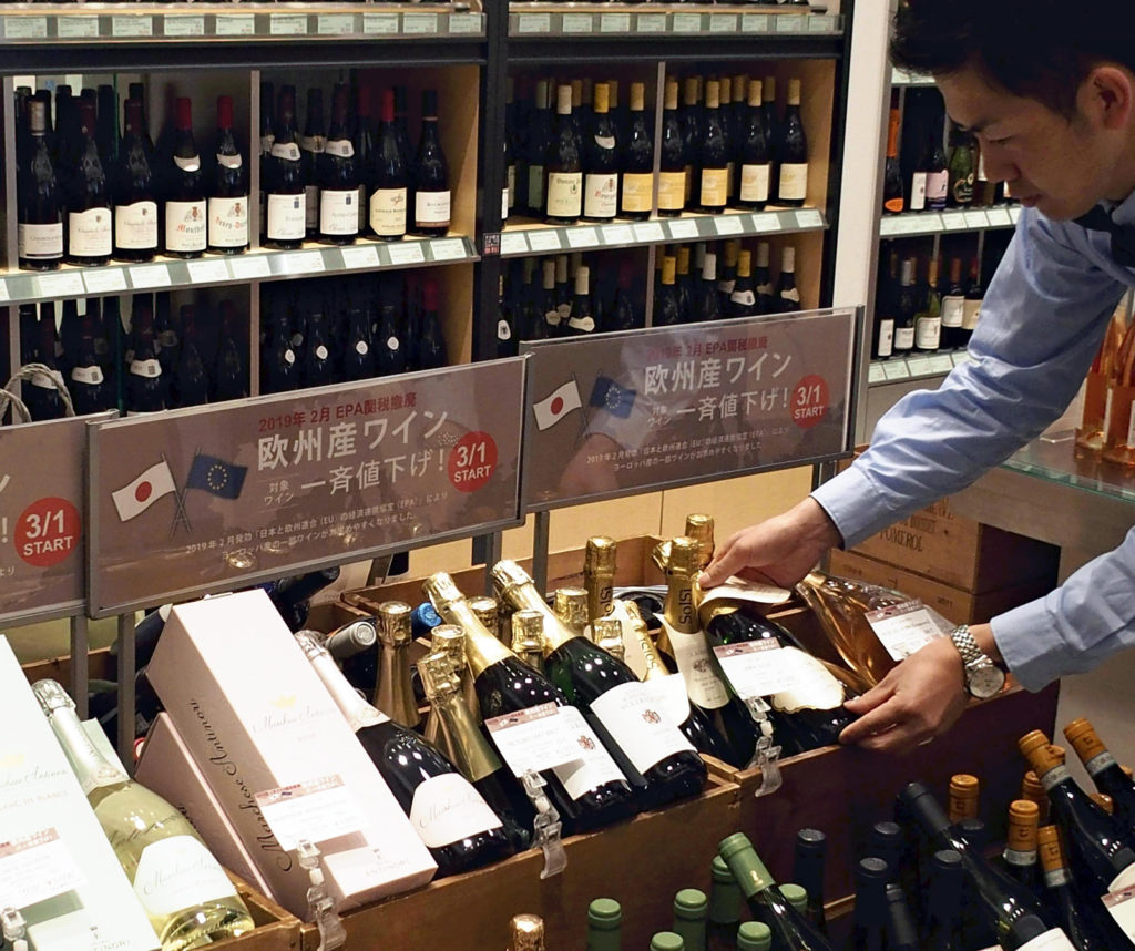 Japon : les producteurs locaux frappés par la flambée des importations de vin et de fromage européens