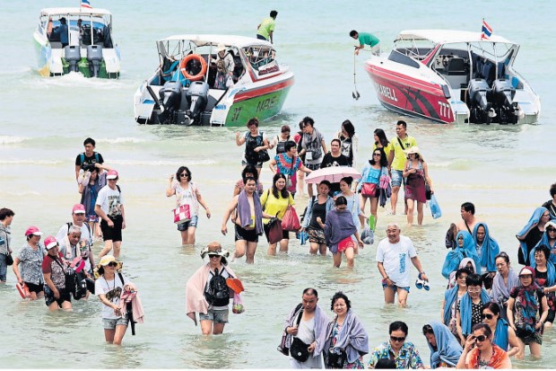 La Thaïlande réfléchit aux moyens de limiter le nombre de visiteurs dans les sites naturels