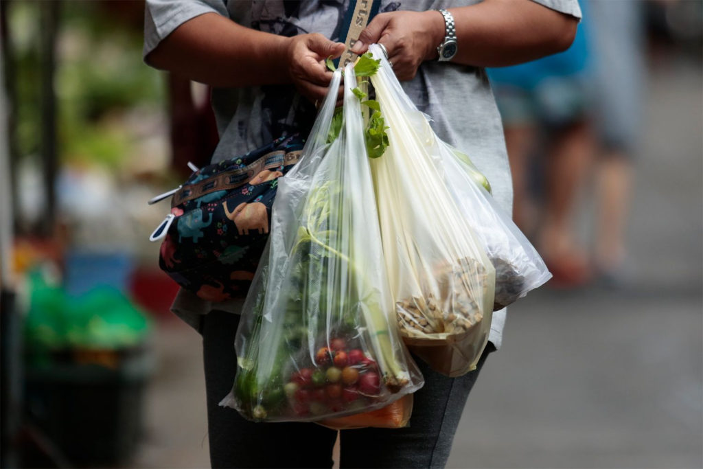 Thaïlande: la grande distribution va bannir les sachets plastiques en janvier