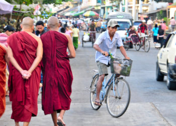 Les investissements étrangers devraient stimuler la croissance du Myanmar, mais des risques politiques subsistent