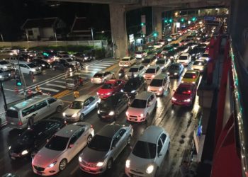 Bangkok envisage de faire payer les conducteurs face au retour des embouteillages