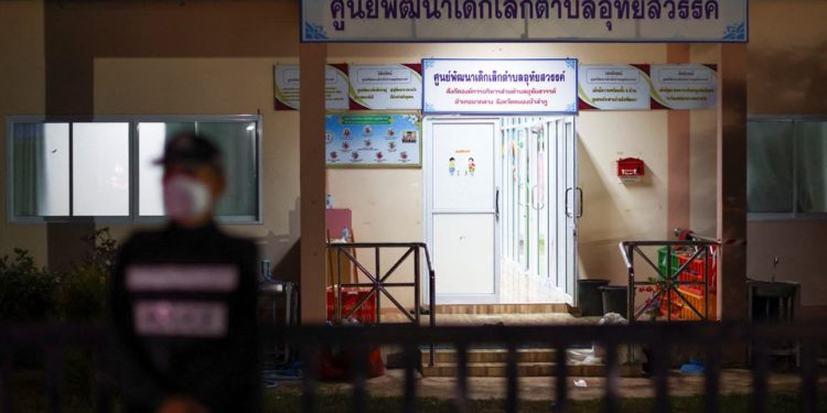 Un ancien policier tue 34 personnes, dont 23 enfants, lors d’une attaque au pistolet et au couteau dans une crèche en Thaïlande